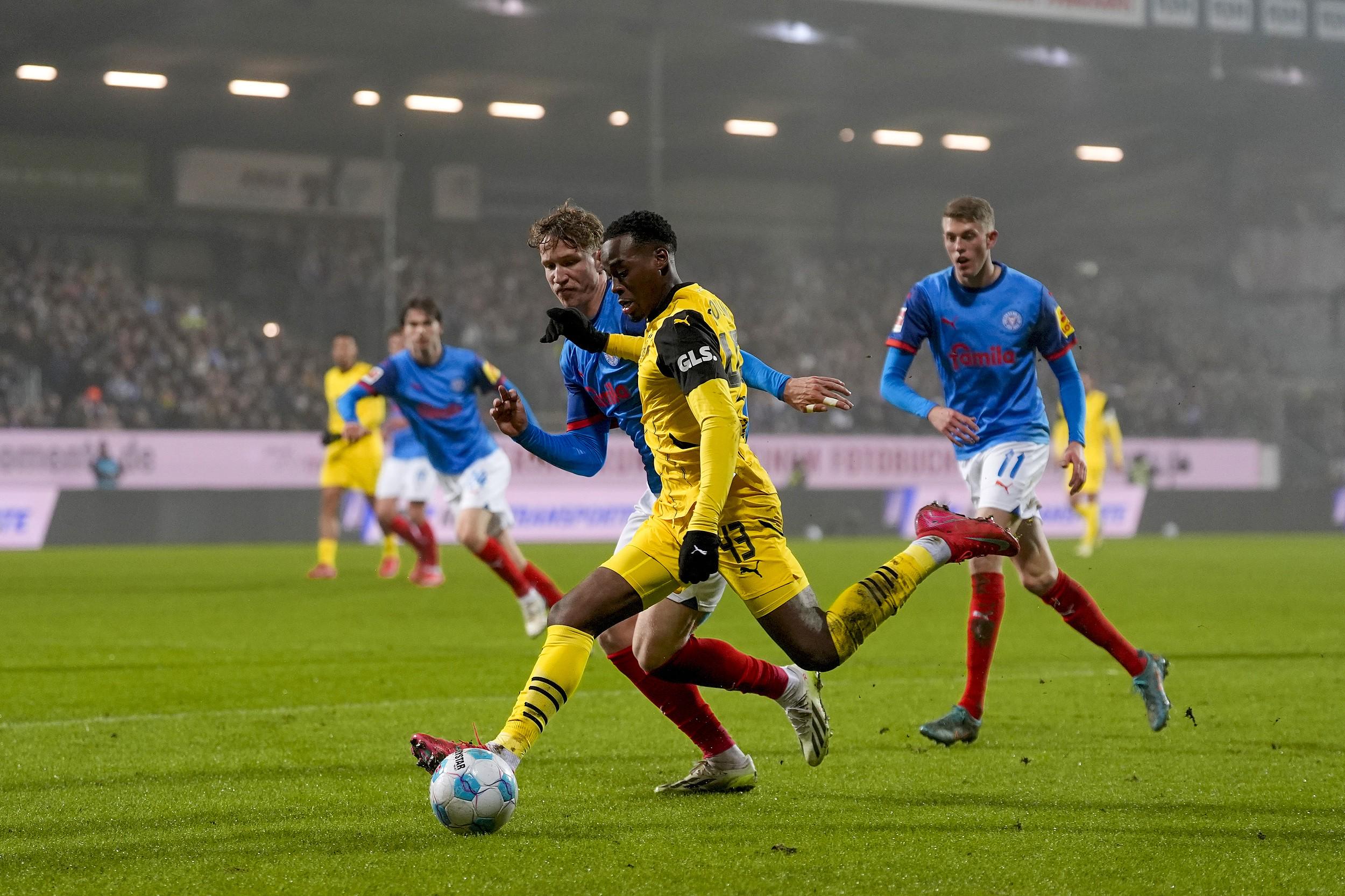 多特蒙德后卫神勇救险，助球队成功保级，一个以下因为.的简单介绍